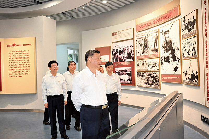 2024年10月15日至16日,中共中央总书记、国家主席、中央军委主席习近平在福建考察。这是15日下午,习近平在漳州市东山县谷文昌纪念馆考察。 2024年10月15日至16日,中共中央总书记、国家主席、中央军委主席习近平在福建考察。这是15日下午,习近平在漳州市东山县谷文昌纪念馆考察。